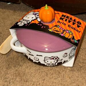 Hello Kitty Brie Baker